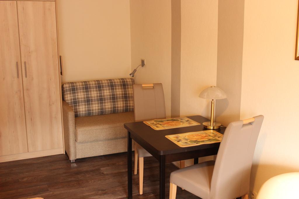 Jahnkes Gasthaus-Pension garni Todesfelde Bagian luar foto